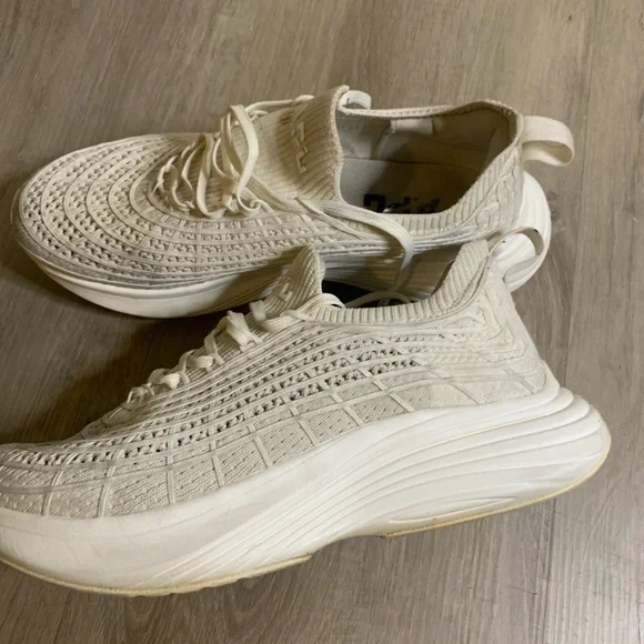 APL Men's White TechLoom Zipline Socks - Picture 2 of 6